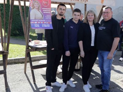 Kristina Filipović održala druženje sa sumještanima na tržnici u Virju